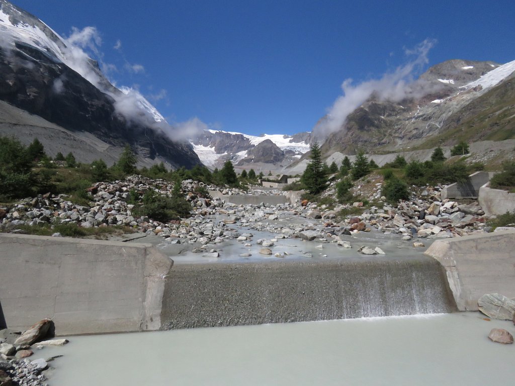 S - From near Stafel looking towards Schoenbielhutte